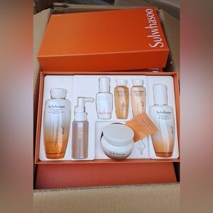 2025 New Sulwhasoo Essential Revitalizing Firming Skin care Set